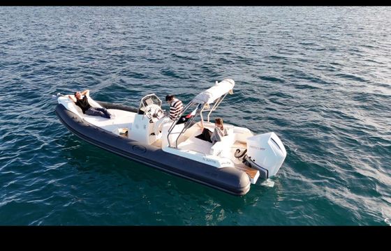 Motorboat Saver MG 698 250hp