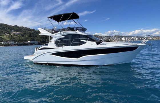 Motorboat Galeon 360 Fly 700hp