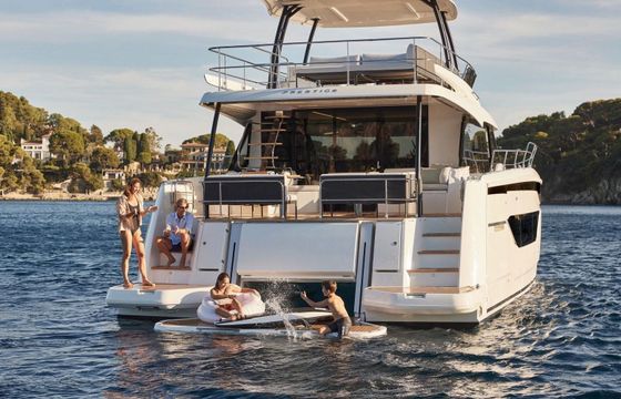 Catamaran PRESTIGE M48 14.79m