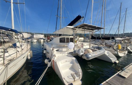 Catamaran Fountaine Pajot Lavezzi 40 11.96m
