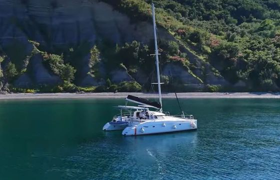 Catamaran Fountaine Pajot Lavezzi 40 11.96m