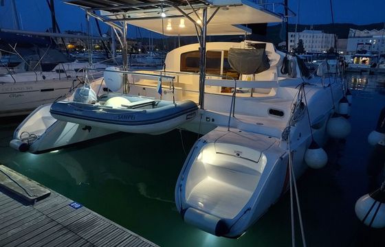 Catamaran Fountaine Pajot Lavezzi 40 11.96m