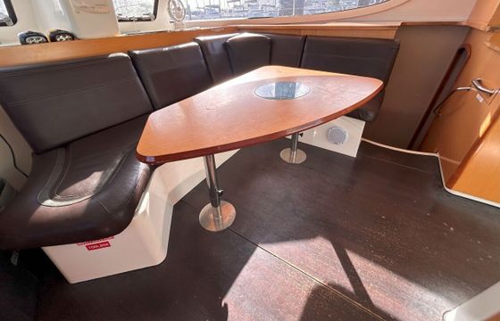 Catamaran FOUNTAINE PAJOT LIPARI 41 11.95m