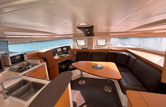 Catamaran FOUNTAINE PAJOT LIPARI 41 11.95m