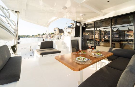 Catamaran Lagoon-Bénéteau Lagoon 42 OW 12m