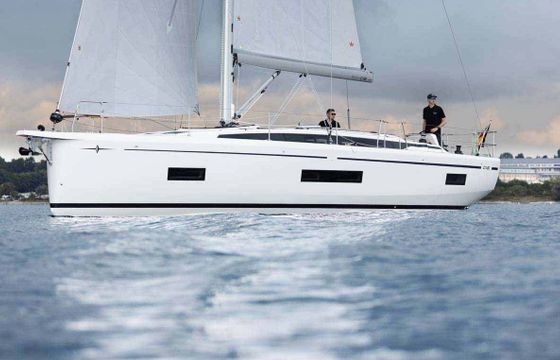 Sailboat Bavaria Yachtbau Bavaria C46 - 4 cab. 14m