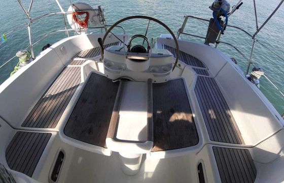 Sailboat Beneteau Oceanis 411 12.71m