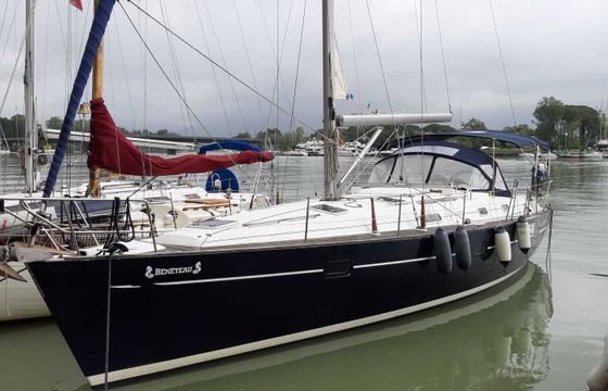Sailboat Beneteau Oceanis 411 12.71m