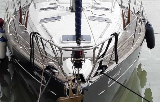 Sailboat Beneteau Oceanis 411 12.71m