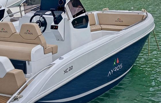 Motorboat Ayros XC 22 200hp