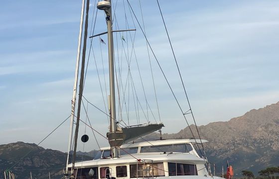 Catamaran LAGOON 420 12.7m