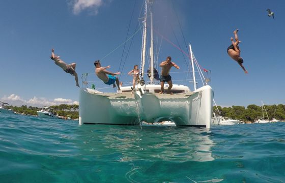 Catamaran LAGOON 420 12.7m
