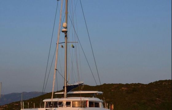 Catamaran LAGOON 420 12.7m