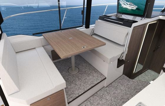 Motorboat Jeanneau MERRY FISHER 1095 FLY 600hp