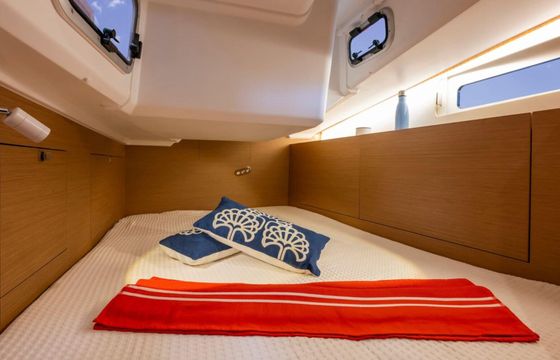 Sailboat Sun Odyssey 415 12m