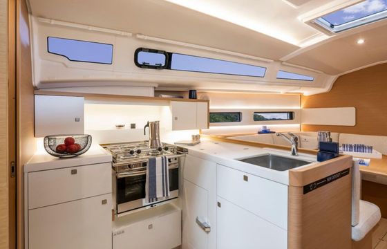 Sailboat Sun Odyssey 415 12m