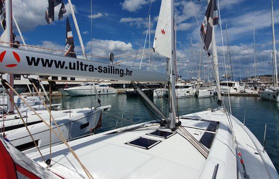 Sailboat Bénéteau Oceanis 46.1 14m