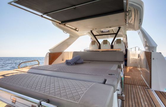 Motorboat Jeanneau DB 37 660hp