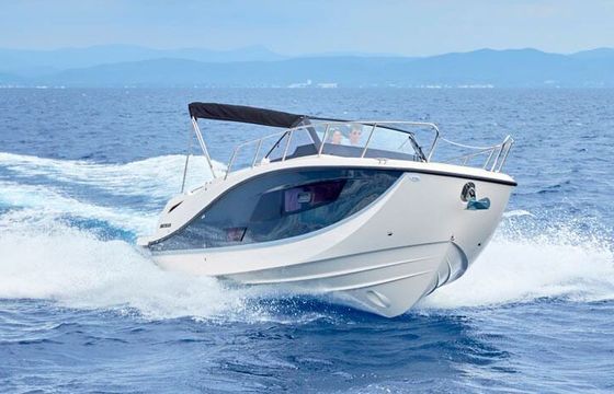 Motorboat Quicksilver Activ 875 Sundeck 450hp