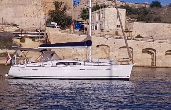Sailboat Beneteau Oceanis 40 12.17m