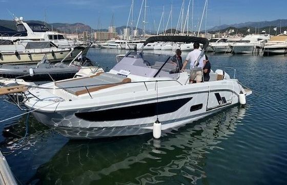 Motorboat BENETEAU FLYER 9 250hp