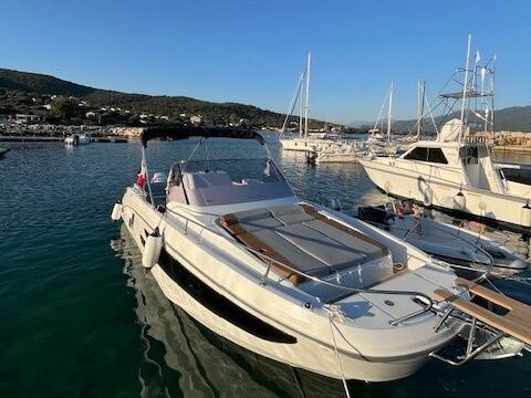 Motorboat BENETEAU FLYER 9 250hp