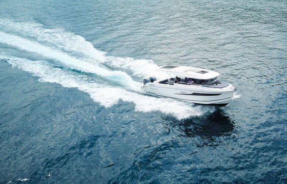 Motorboat Parker 920 Explorer MAX 350hp