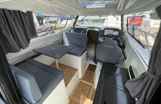 Motorboat Parker 920 Explorer MAX 350hp