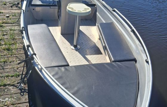 Motorboat Qwest R450 8hp