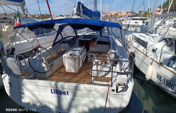 Sailboat Bénéteau Oceanis 40.1 12m