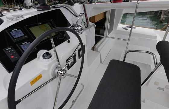 Catamaran Lagoon-Bénéteau Lagoon 400 S2 - 4 + 1 cab. 11.97m