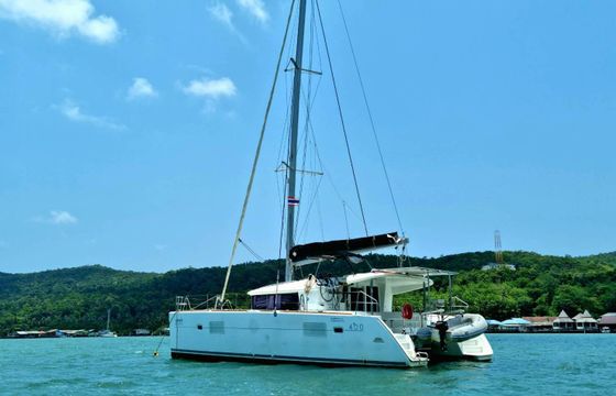 Catamaran Lagoon-Bénéteau Lagoon 400 S2 - 4 + 1 cab. 11.97m