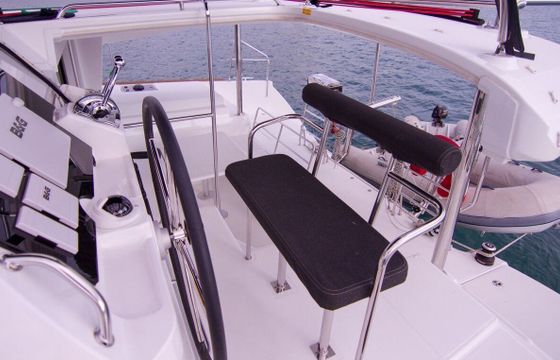 Catamaran Lagoon-Bénéteau Lagoon 400 S2 - 4 + 1 cab. 11.97m