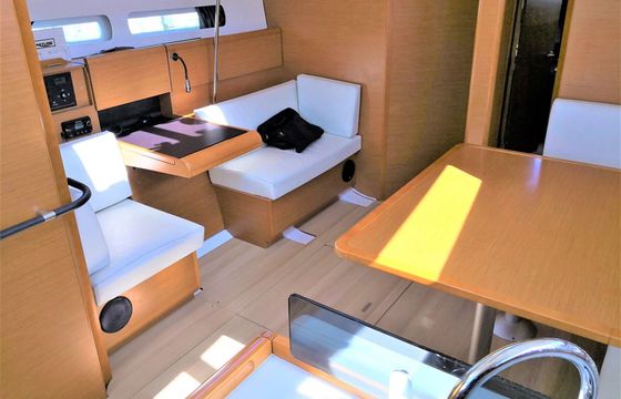Sailboat JEANNEAU SUN ODYSSEY 439 12.98m