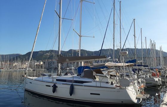 Sailboat JEANNEAU SUN ODYSSEY 439 12.98m