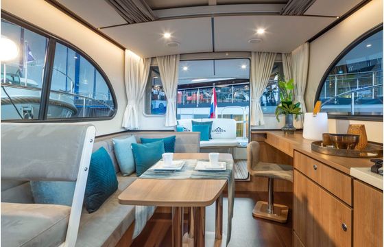 Motorboat Linssen Grand Sturdy 30.0 Sedan Intero
