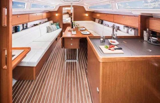 Sailboat Bavaria 34 Cruiser 9m