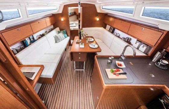 Sailboat Bavaria 34 Cruiser 9m
