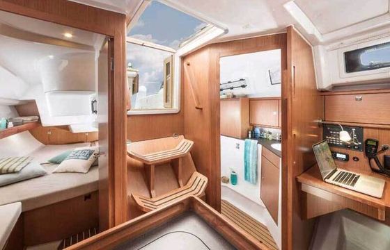 Sailboat Bavaria 34 Cruiser 9m