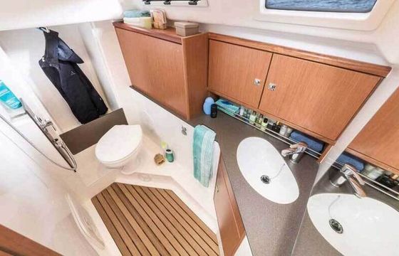 Sailboat Bavaria 34 Cruiser 9m