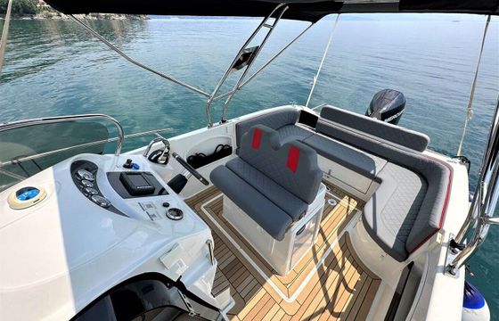 Motorboat Saver 750 Wa 250hp