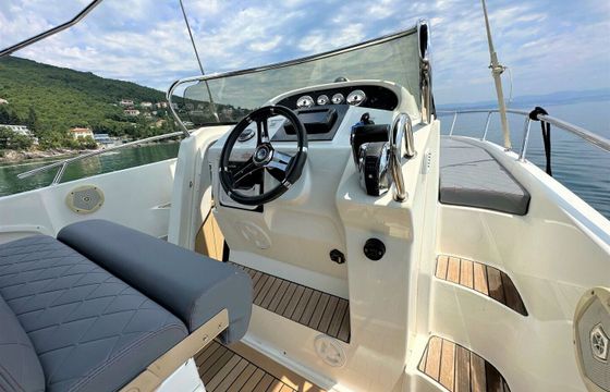 Motorboat Saver 750 Wa 250hp