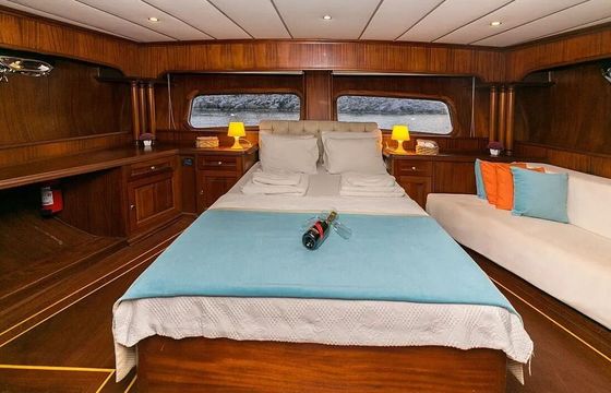 Sailboat MOTORSAILOR DEA DEL MARE 560hp