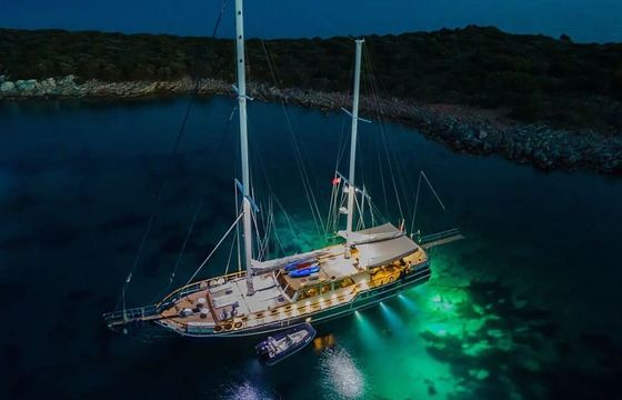 Sailboat MOTORSAILOR DEA DEL MARE 560hp