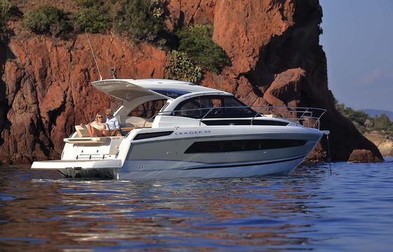 Motorboat Jeanneau Leader 33 440hp