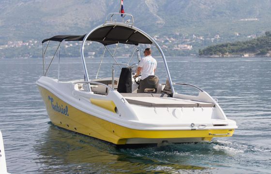 Motorboat Mercan Yachting Excursion 34 320hp