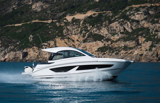 Motorboat Beneteau Gran Turismo 32 600hp