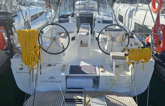 Sailboat Oceanis 34.1 10m