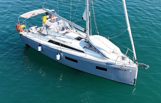 Sailboat Oceanis 34.1 10m