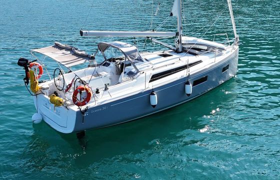 Sailboat Oceanis 34.1 10m